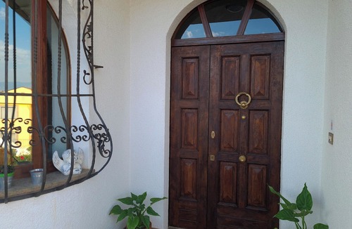 Monteodorisio Villa | Entire Floor in Villa Nicol - Porch and Relaxation Area