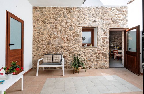 Loculi Apartment | Room 'T-D' with Mountain View, Shared Pool and Terrace