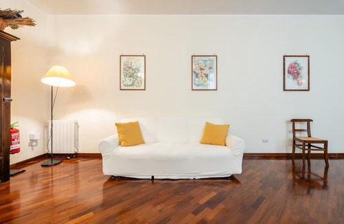 Cagliari Apartment | Apartment 'Amita' with Wi-Fi and Air Conditioning