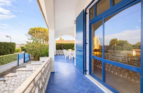 Mondragone Apartment | Private house with patio - 5 min from the sea - Garage