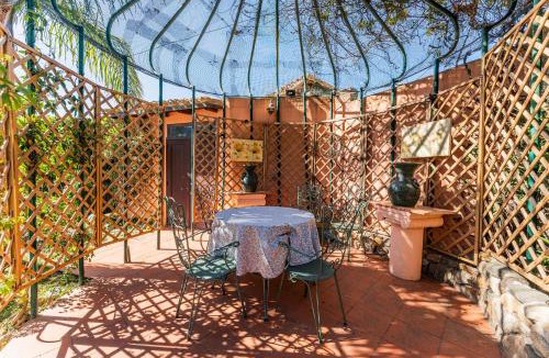 Torre delle Stelle House | Guest House Villa Verde - Short Term Room Rentals