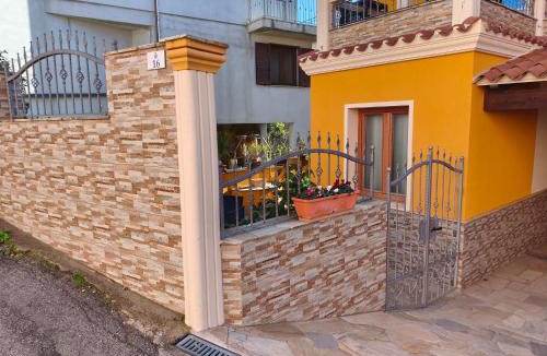 Scano di Montiferro Apartment | Monolocale moderno in centro storico
