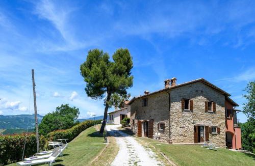 SantʼAngelo in Vado House | Flat on a farm with swimming pool and many activities