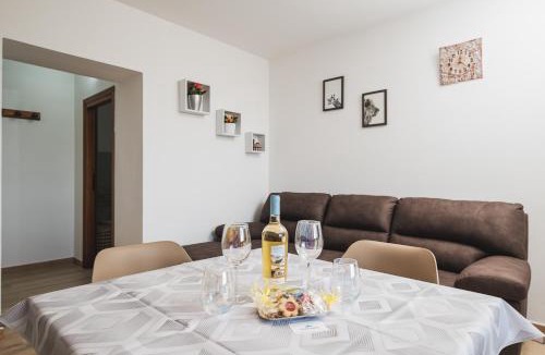 Porto Torres House | Little Marinella - Casa vacanze a Porto Torres con parcheggio privato