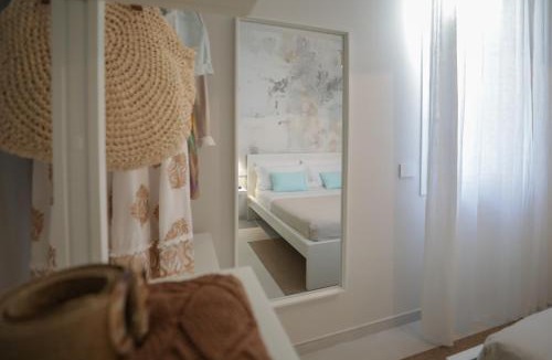 Marina Centro Apartment | Nuovo appartamento moderno con parcheggio, a 200m dal mare, aria condizionata