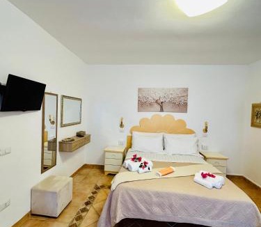 Porto Pozzo House | Le Petite Suite
