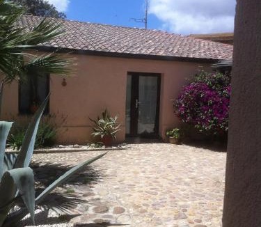 Solarussa House | Is Scabas Guestrooms