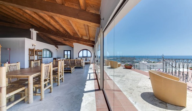 Phi Hotel Sighientu