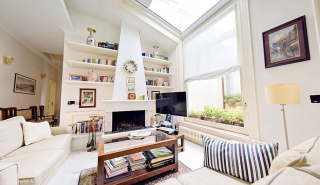 Al Centro Luxury Home