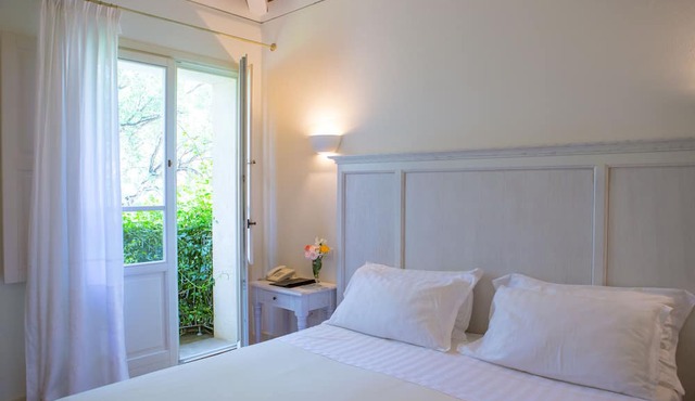 Tarthes Hotel