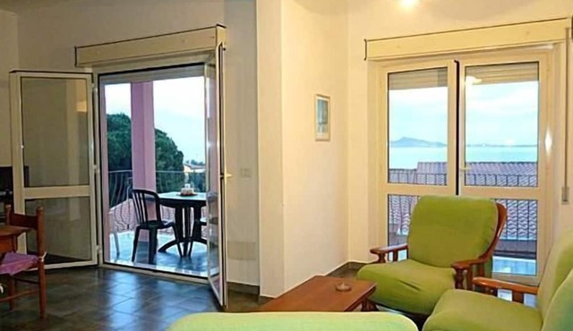 Pet-friendly apartment with sea view