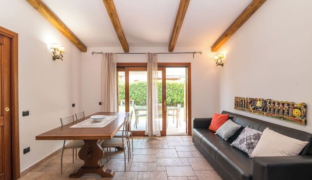Holiday Home "Villa Teresa" with Shared Pool, Private Terrace & Air Conditioning