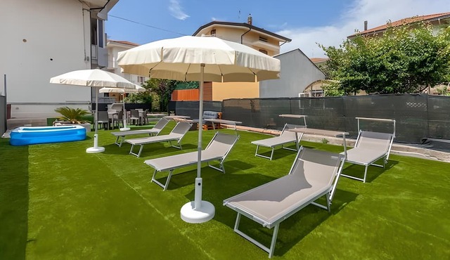 Holiday Apartment "Sole" with Sea View, Shared Garden & Wi-Fi