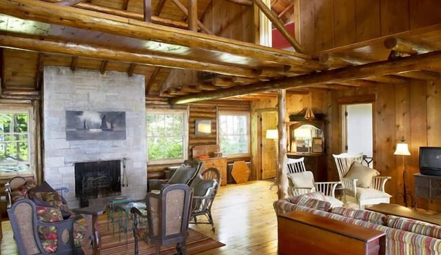 Lake Michigan 1945 Log Cabin Cottage Home North Muskegon Private Sandy Beach in Muskegon