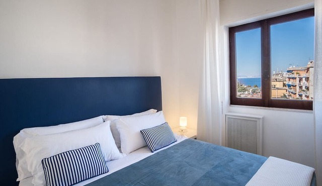 AMORE RENTALS - Apartament Erica with Private Terrace, Air Conditioning and WI-FI near piazza Tasso