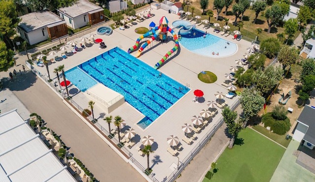 Mobile Home im Ferienpark in Cologna Spiaggia