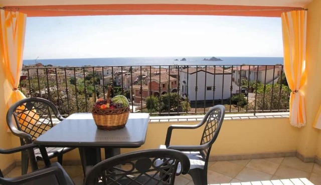 Stunning apartment with a view of the sea, a 700-meter walk from the beach