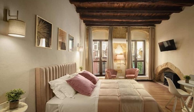 Oisife Apartments