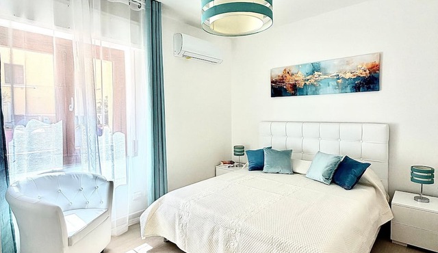 Holiday Home 'Apartment For 6 People Near The Sea' with Balcony, Wi-Fi and Air Conditioning
