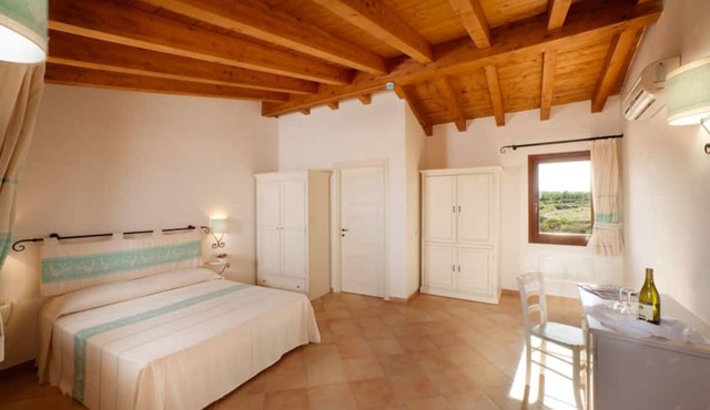 Residence with pool in Vignola Mare
