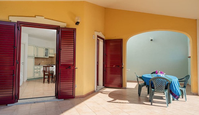 Residence with pool in Cala Girgolu