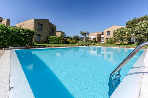 Golden Stone Villa: Pool Relax