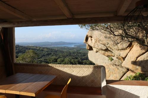 House on the Emerald Coast with spectacular views of the Maddalena