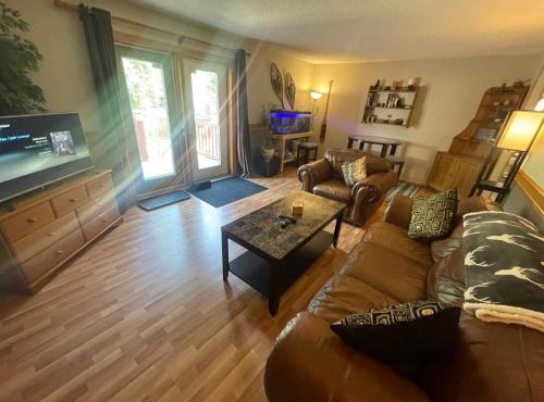 Blaeberry Valley Vacation Rentals in Golden